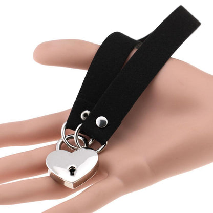 Goth Velvet Heart Lock Choker Necklace With Key
